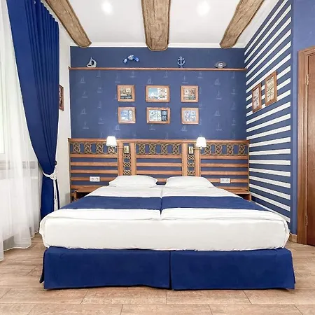 Lucky Ship Art Fogadó 3*