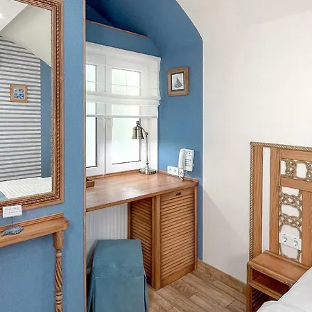 Fogadó Lucky Ship Art Odessza