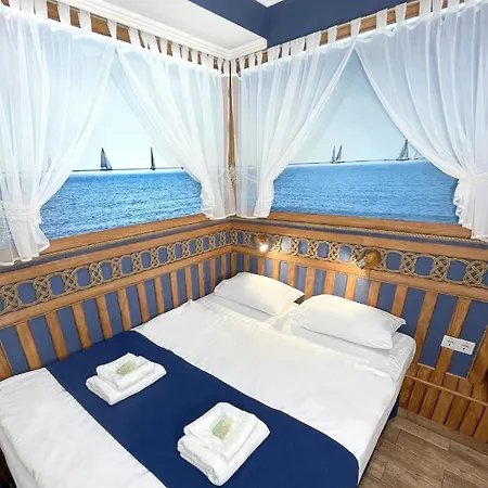 Lucky Ship Art Mini-hôtel 3*