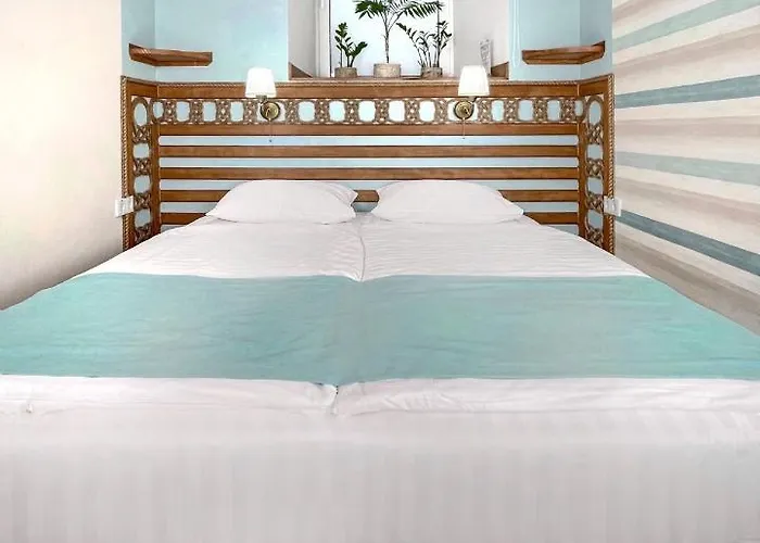 Lucky Ship Art Πανδοχείο