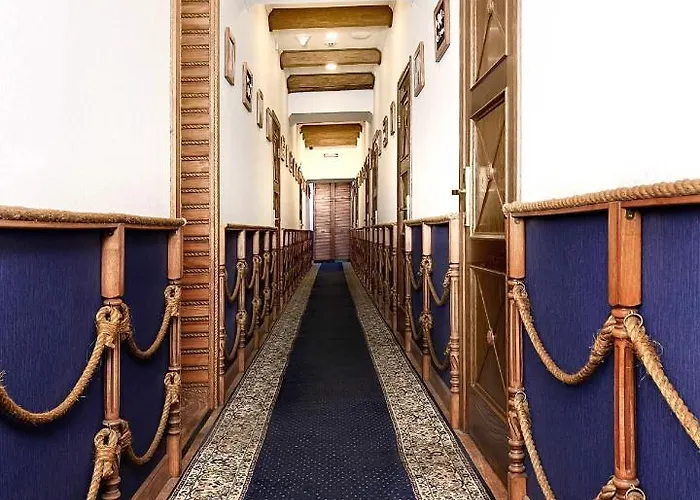 Lucky Ship Art Πανδοχείο