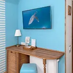 Lucky Ship Art Мініготель Одеса