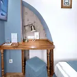 Lucky Ship Art Мініготель Одеса