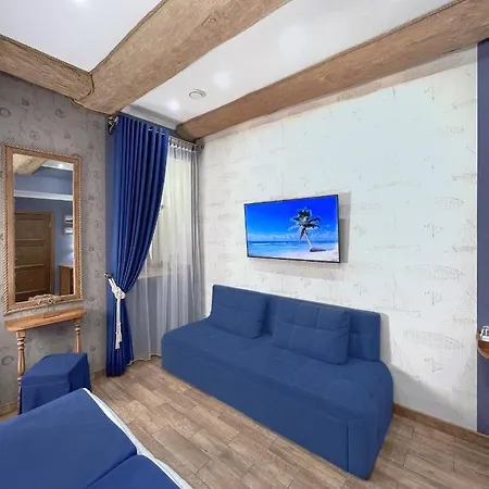 Han/Misafirhane Lucky Ship Art Odessa