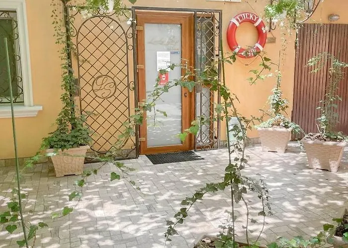 Lucky Ship Art Han/Misafirhane 3*